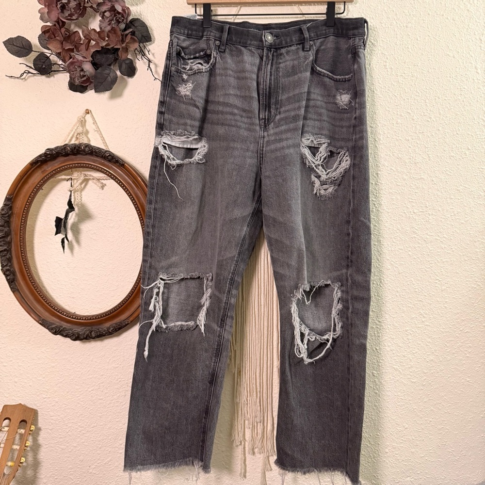 American Eagle distressed 90s boyfriend grey jeans - Picture 2 of 14